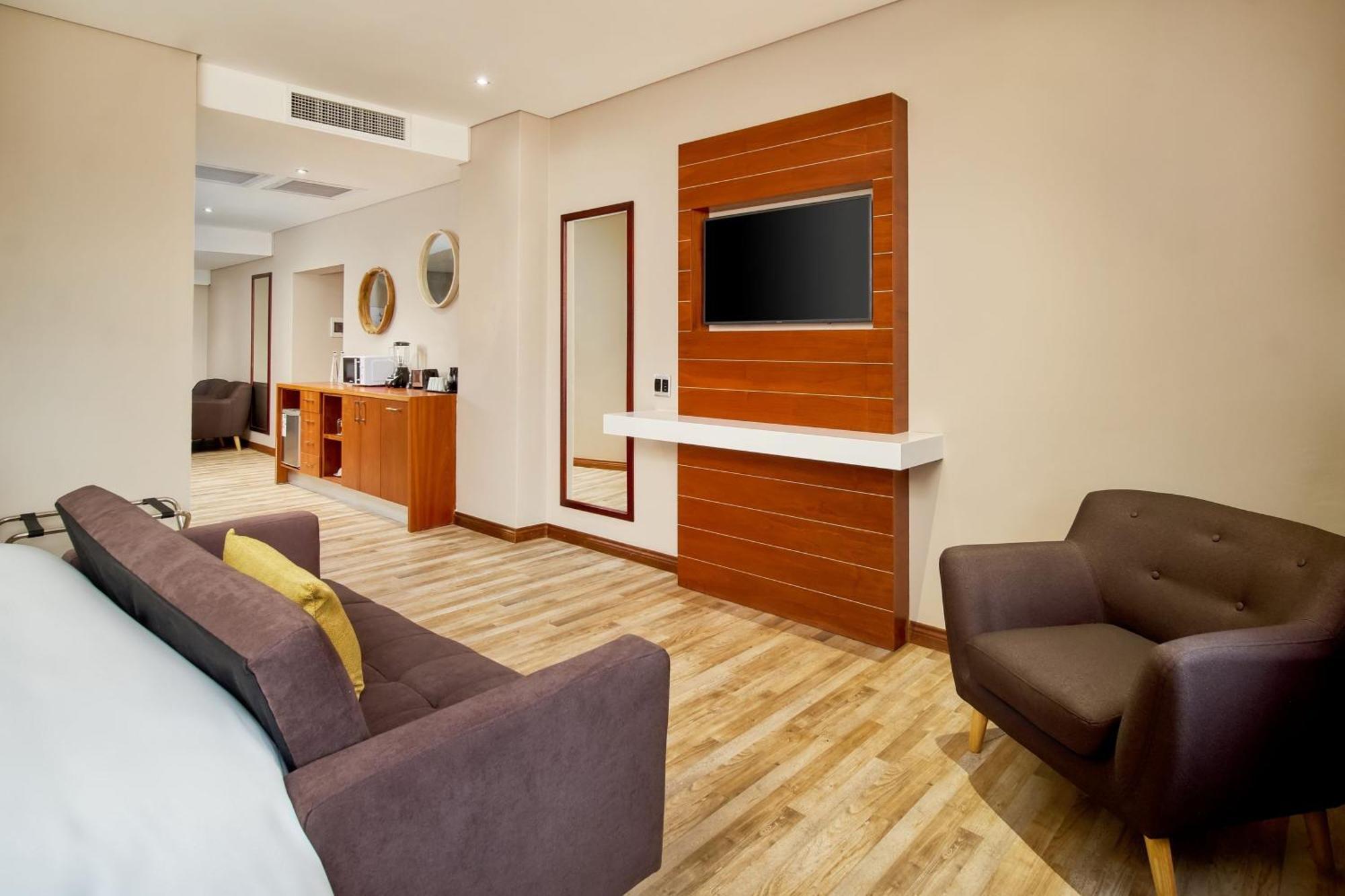 Protea Hotel By Marriott Pretoria Hatfield Exteriér fotografie