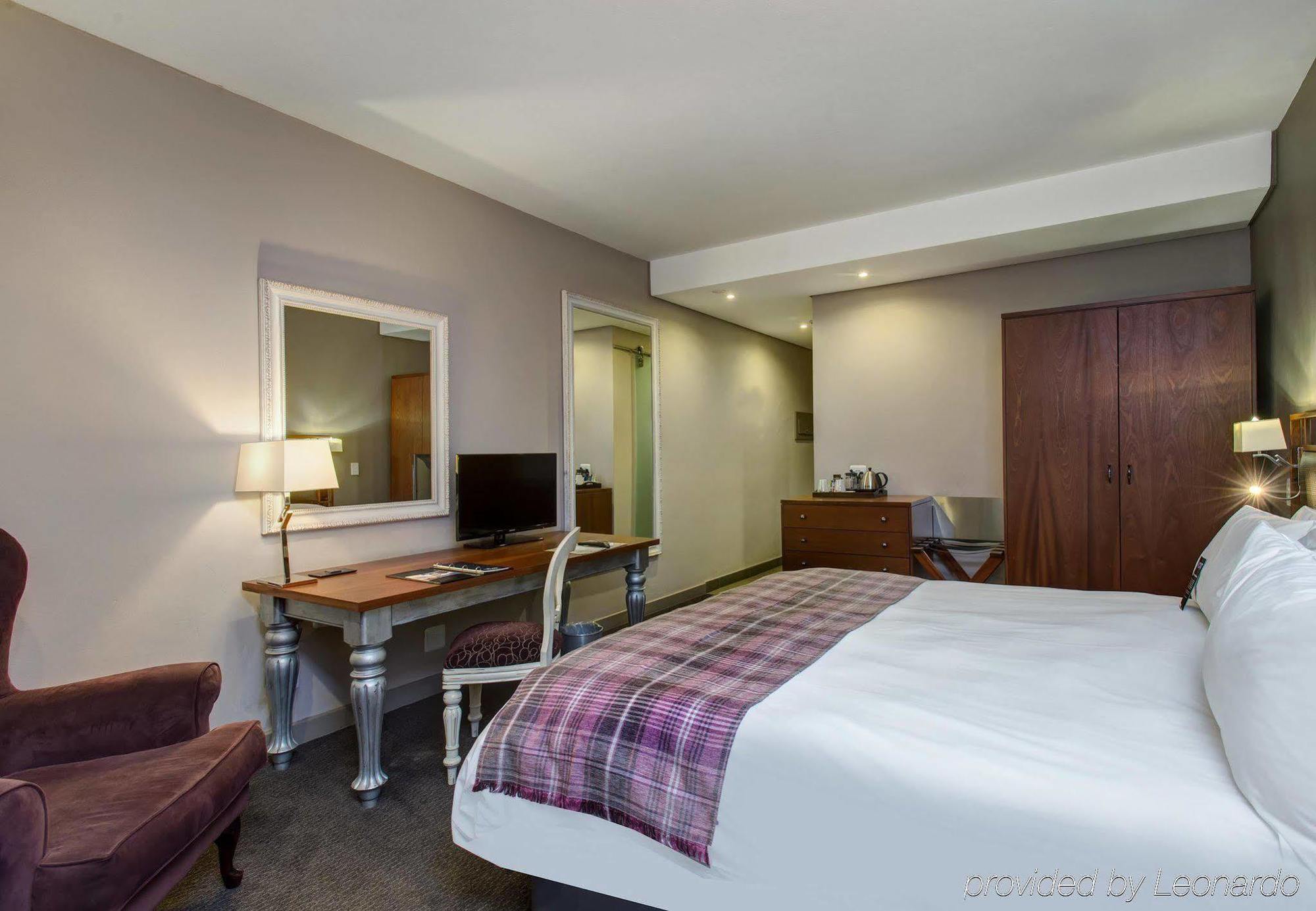 Protea Hotel By Marriott Pretoria Hatfield Exteriér fotografie